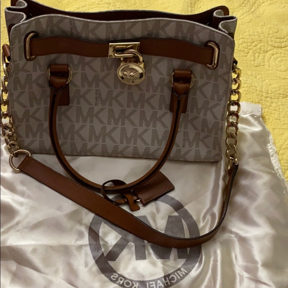 Michel Kors purse